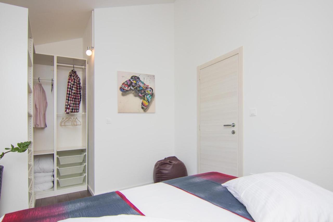 Apartments Aki Malinska Luaran gambar